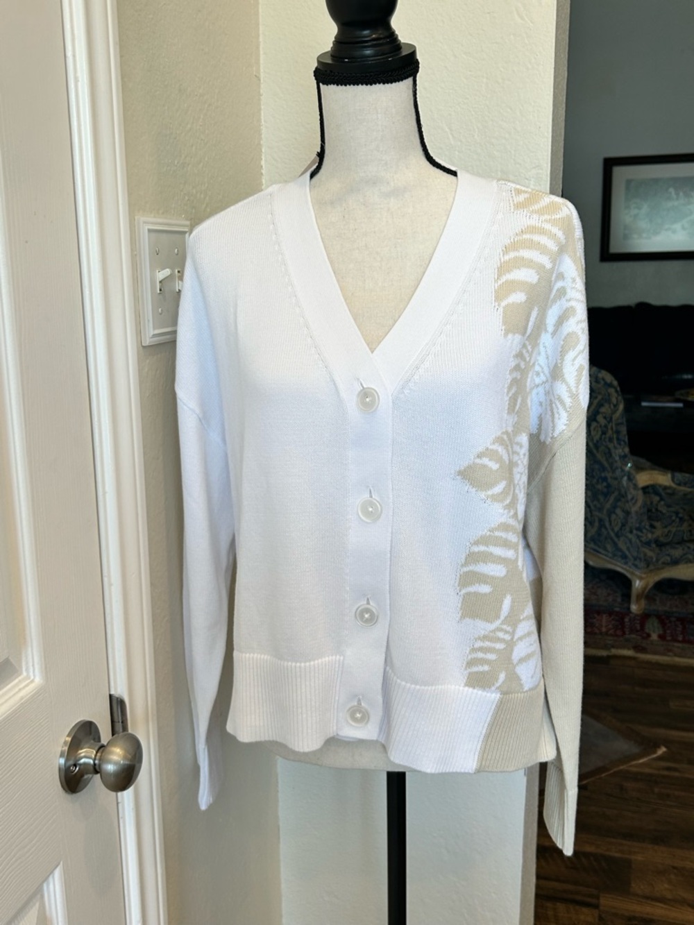 Talbots V-Neck Cardigan Size Large Placed Leaf Pattern - Picture 9 of 16